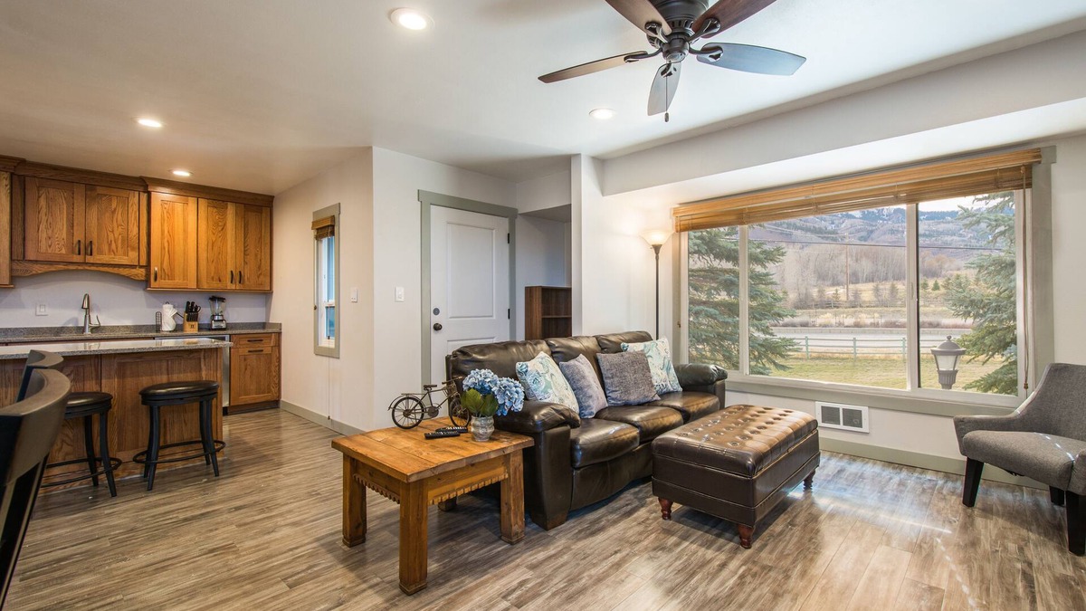South Snyderville Basin Condo | Canyons View 20: 2 bedroom 2 bath nicely updated condo