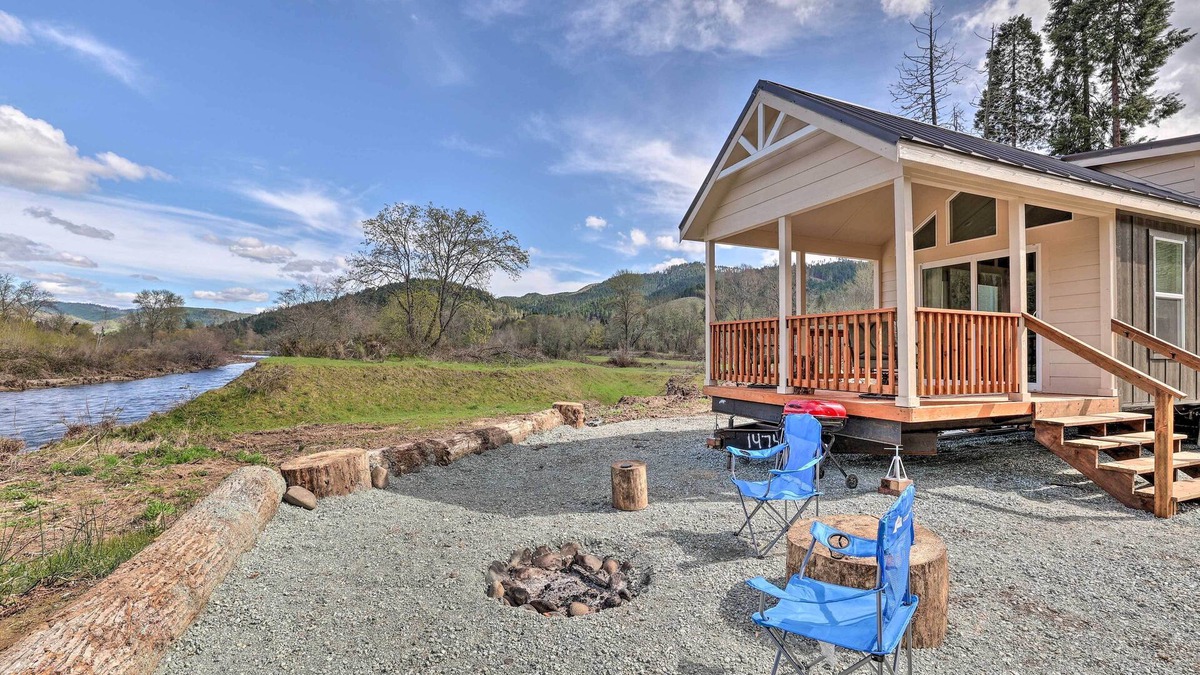 Canyonville House | Canyonville Tiny Home on South Umpqua River!