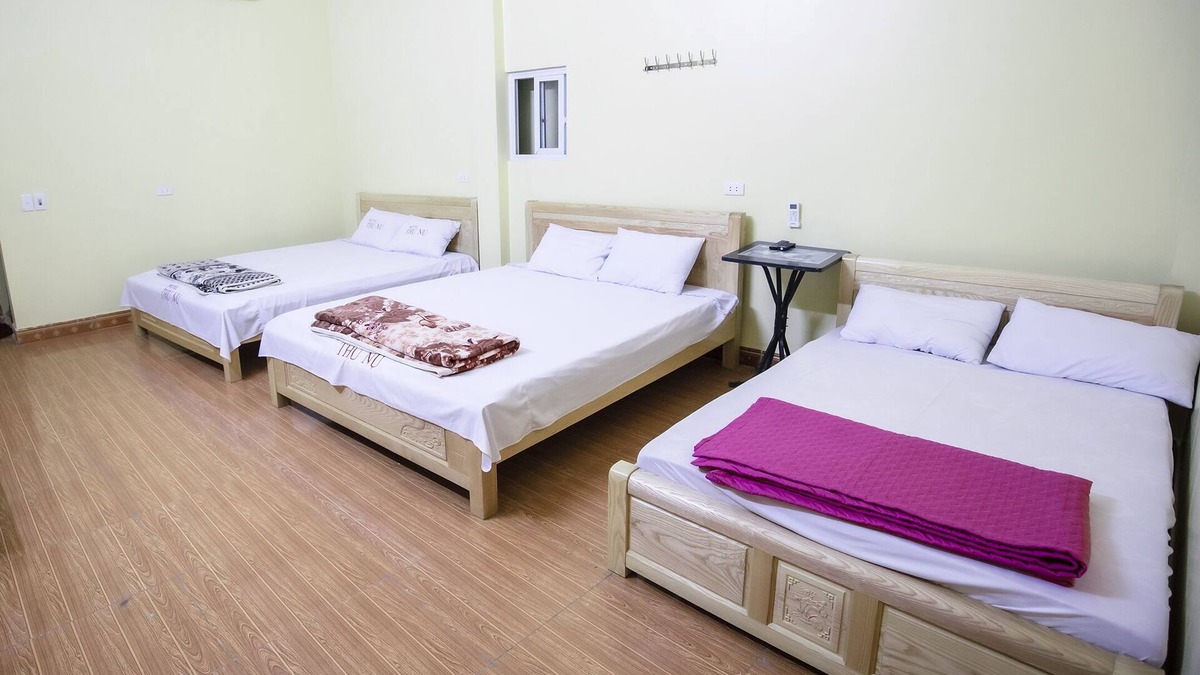 Meo Vac House | cao nguyên đá , hoa tam giác mạch