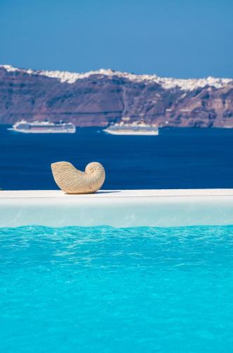 Akrotiri Hotel | CAPE 9 Villas & Suites