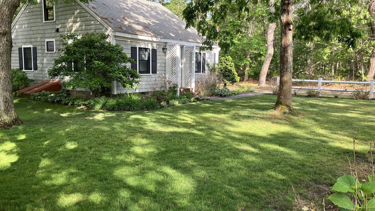 West Harwich House | Cape Cod Cottage 300 yards from the beach and warm waters of Nantucket Sound.