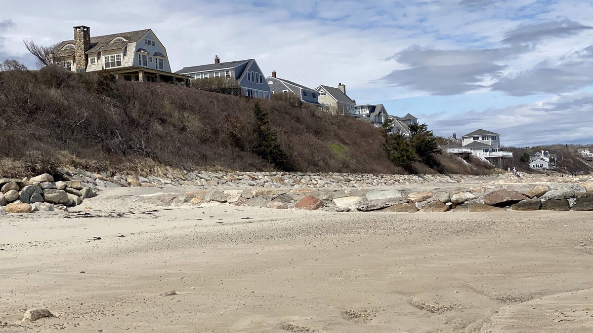 Sagamore Beach Apartment | Cape Cod Studio with Kitchen. Very to close to beach! No bridge!