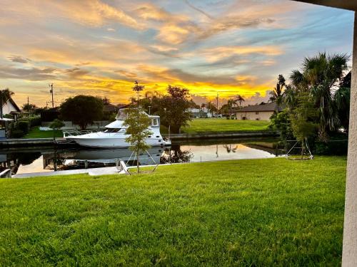 Fort Myers House | Cape Coral-Ft Myers Waterfront Four Bedroom Home