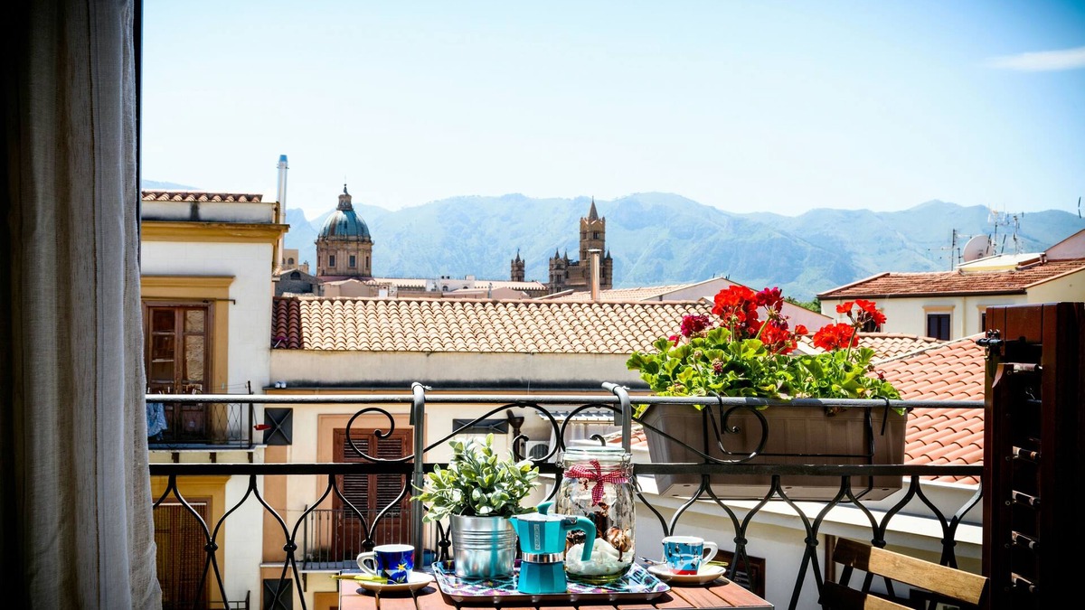 Palermo Apartment | Cape House: Beautiful Apartment on the Cape Market