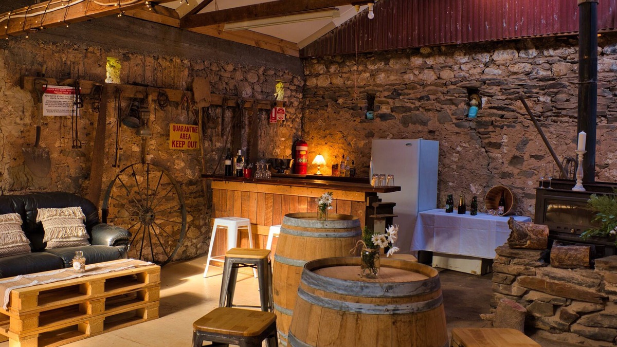 Cape Jervis Hotel | Cape Jervis Accommodation & Caravan Park