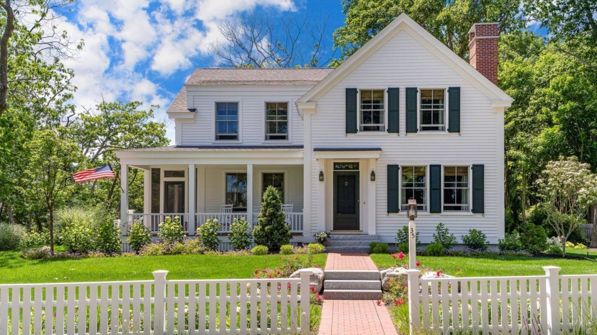 Cape Porpoise Cottage | Cape Porpoise village with harbor views. Walk to shops and restaurants.