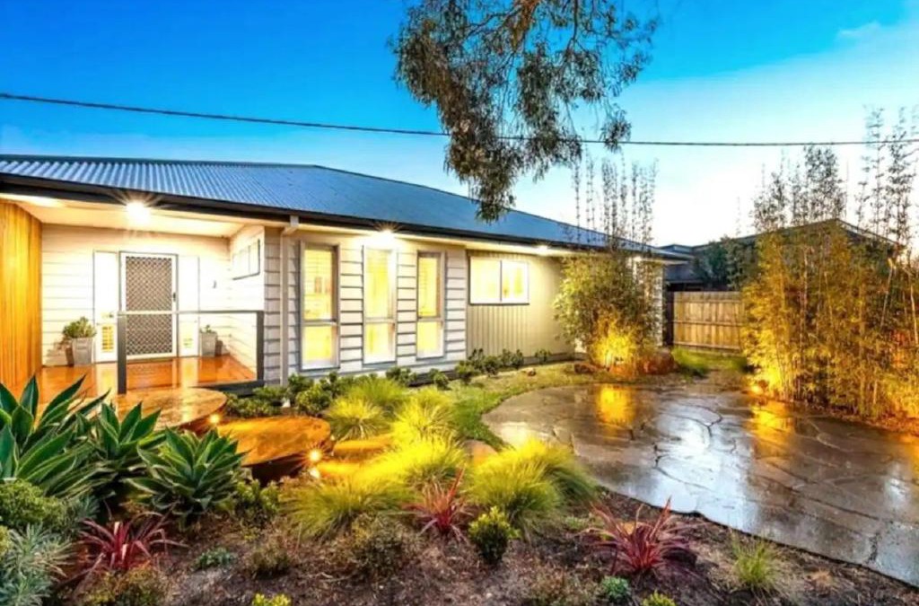 Capel Sound House | Capel Home House and Guest House by Ready Set Stay - BYO LINEN & TOWELS