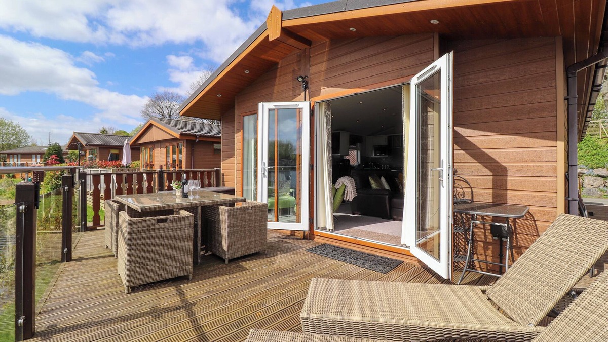 Tewitfield Cottage | CAPENWRAY, pet friendly, with a garden in Carnforth