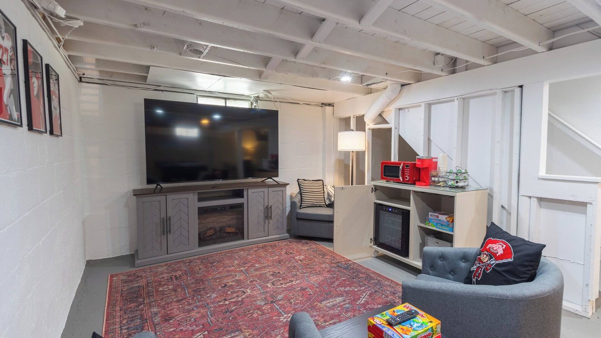 Toledo House | Capistrano Game & Chill Retreat