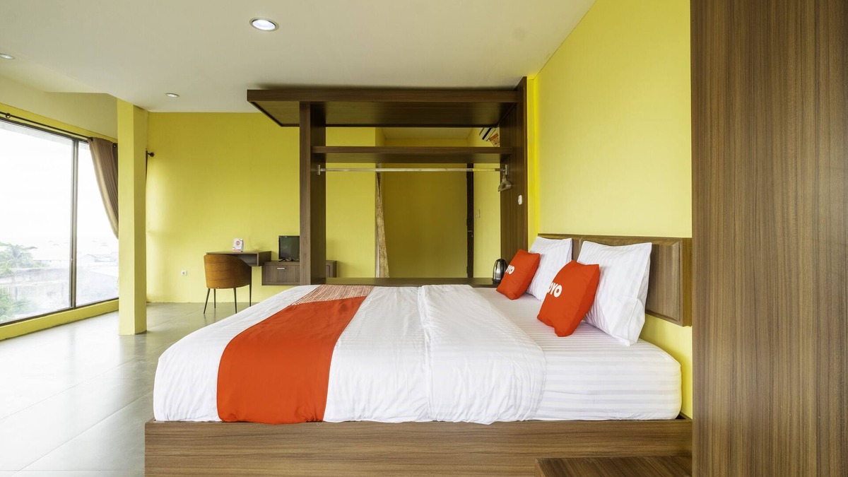 Pelabuhan Ratu Hotel | Capital O 1973 Guest House Toserba Selamat Syariah Pelabuhan Ratu
