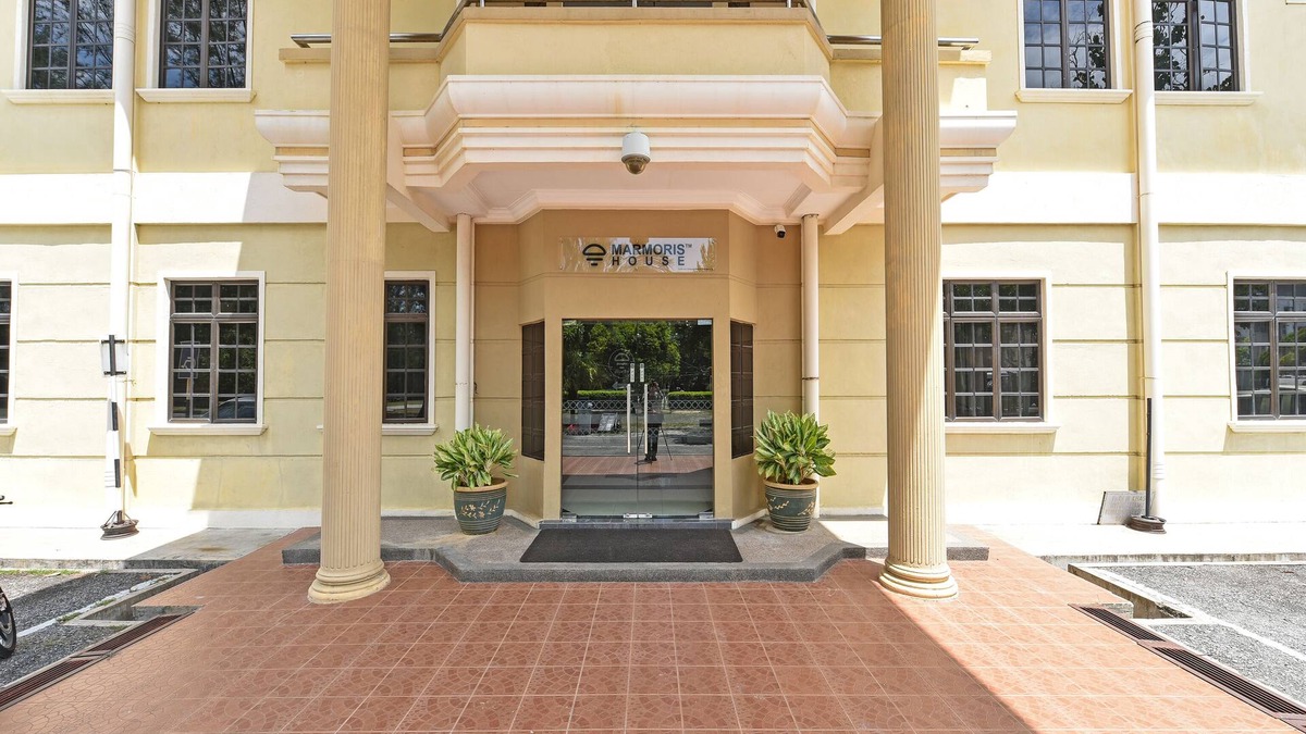 Kuala Terengganu Hotel | Capital O 90434 Marmoris House