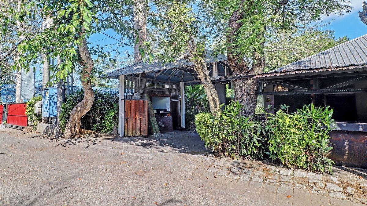 Perean Tengah Hotel | Capital O 92728 Kos 168