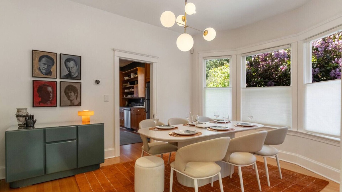 Broadway House | Capitol Hill Gem | Hot Tub + Walk to Everything