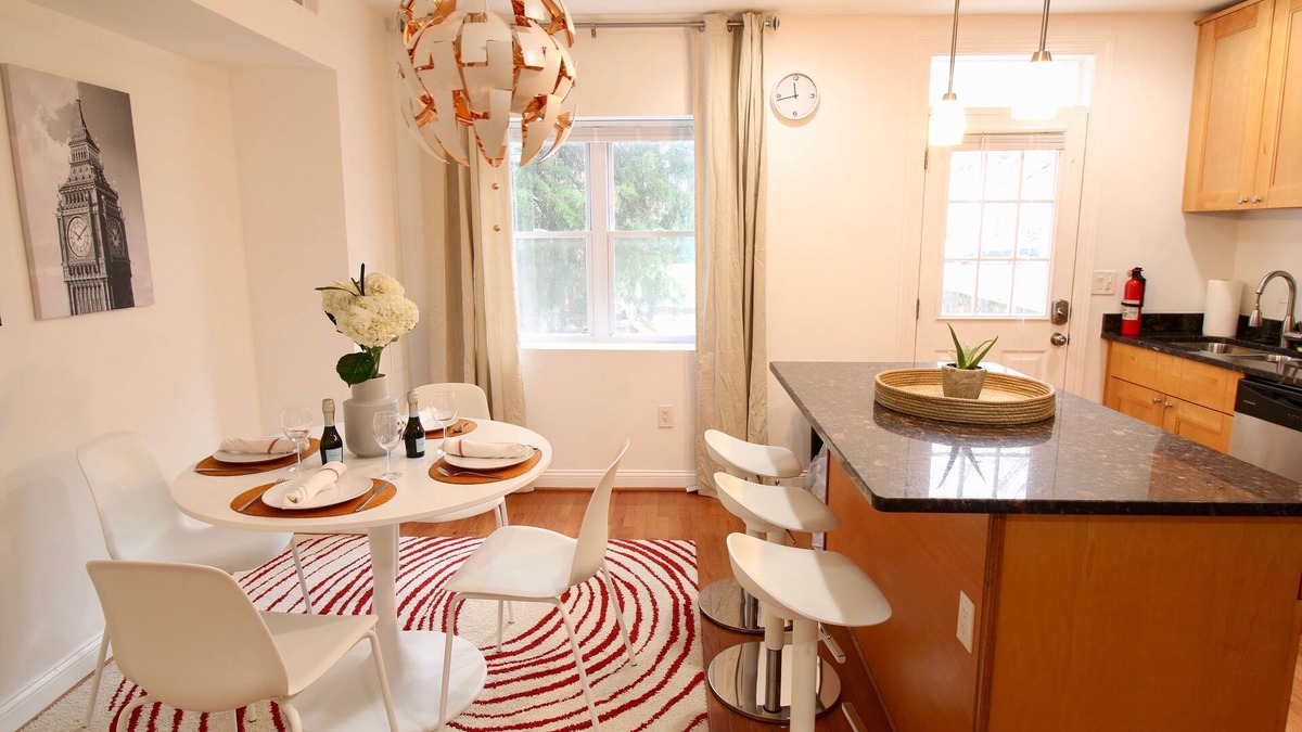 Kingman Park House | Capitol Hill Gem, Sleeps 6, Steps to Metro, Free Parking