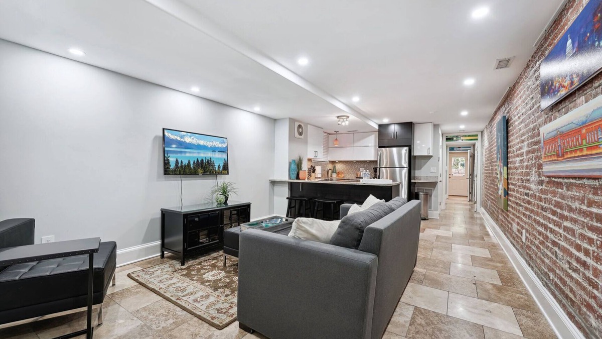 Southeast Apartment | Capitol Hill-SLPS 4-Walk 2 blk Metro/Cafes