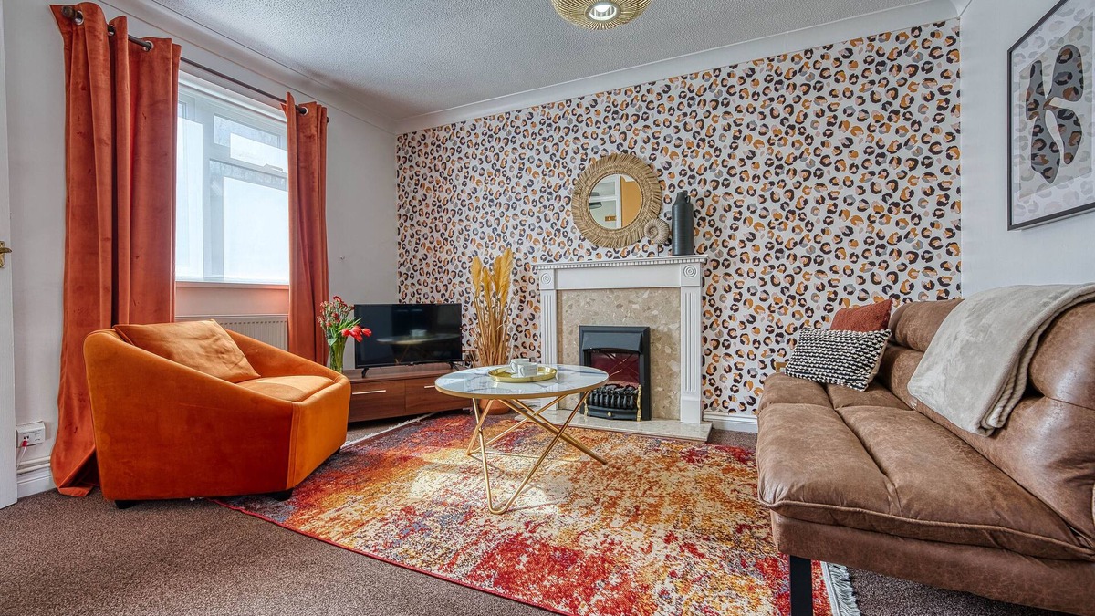 Loughborough House | Capri 13 SA - Closest to Uni & M1 *Free Parking *Free Wifi *Long Stay Welcome