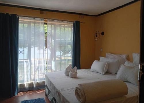 Cape Maclear Bed & Breakfast | Capricorn by Quest-Cape Maclear