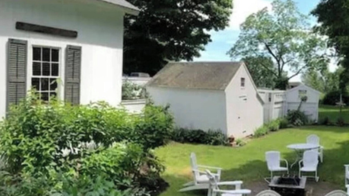 Saybrook Manor House | Capt Nathaniel Clarke Historic Homestead,Reunions, Magnificent Yard
