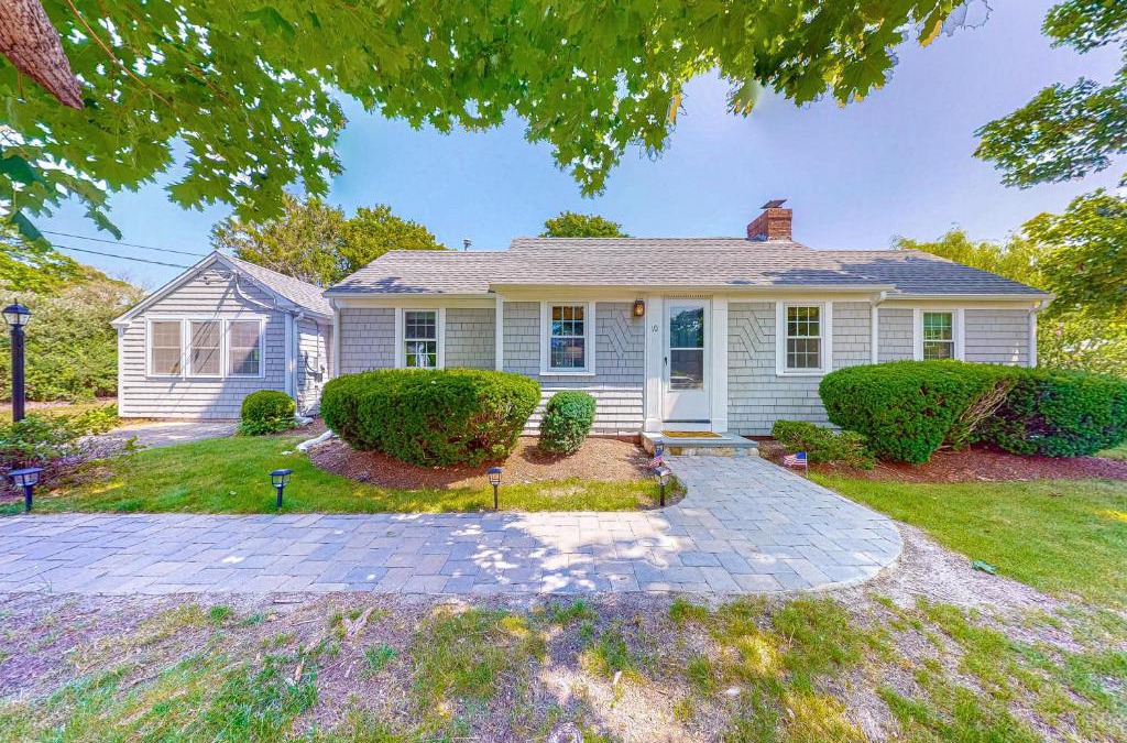 West Yarmouth House | Captain Clark's