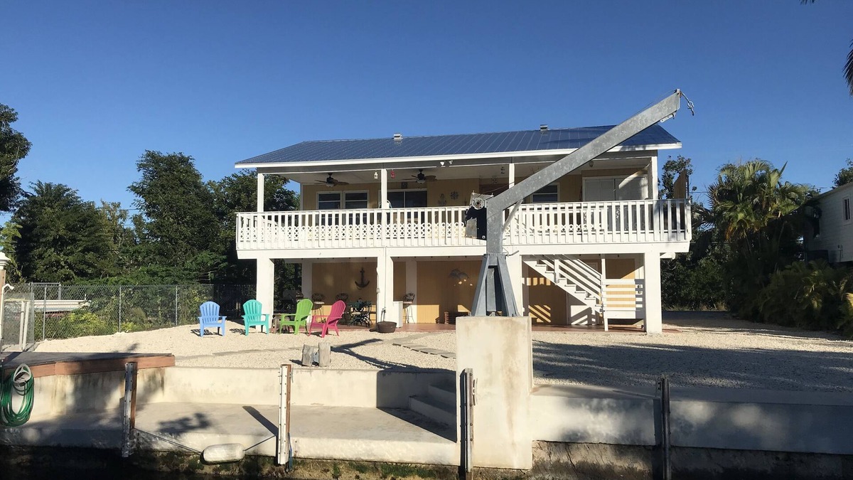 Port Pine Heights House | Captain D's Hideout - Beautiful waterfront home in the heart of a deer preserve