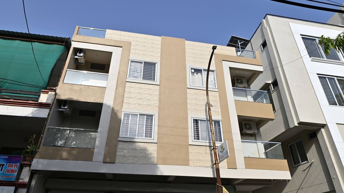 Indore Apartment | Captain Gogo is your cozy home base for work, rest, or a little fun!