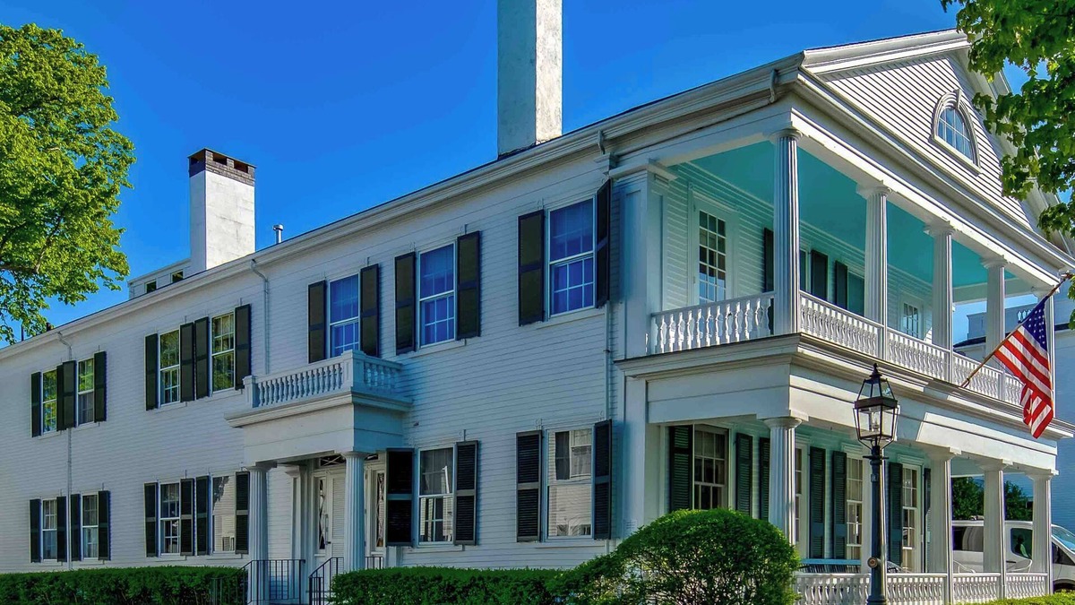 Edgartown House | Captain Morse House Luxury - In Town, Walk to Waterfront, Beach, Pets, 5 stars