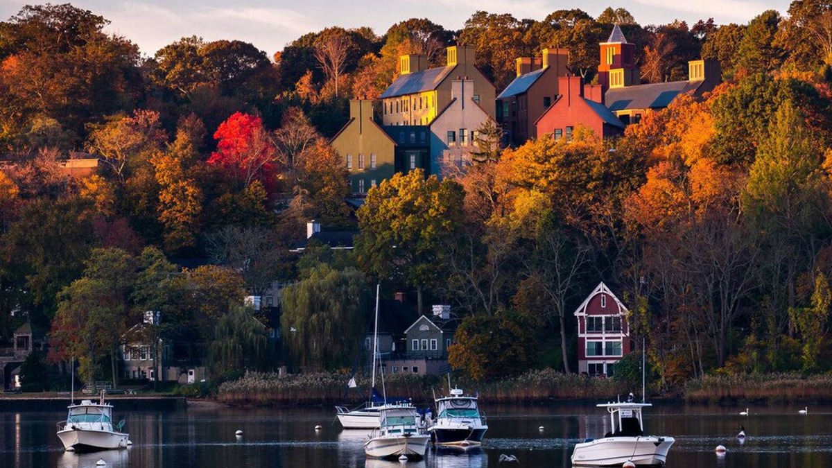 Cold Spring Harbor House | Captain's Cottage - Cold Spring Harbor Water Views