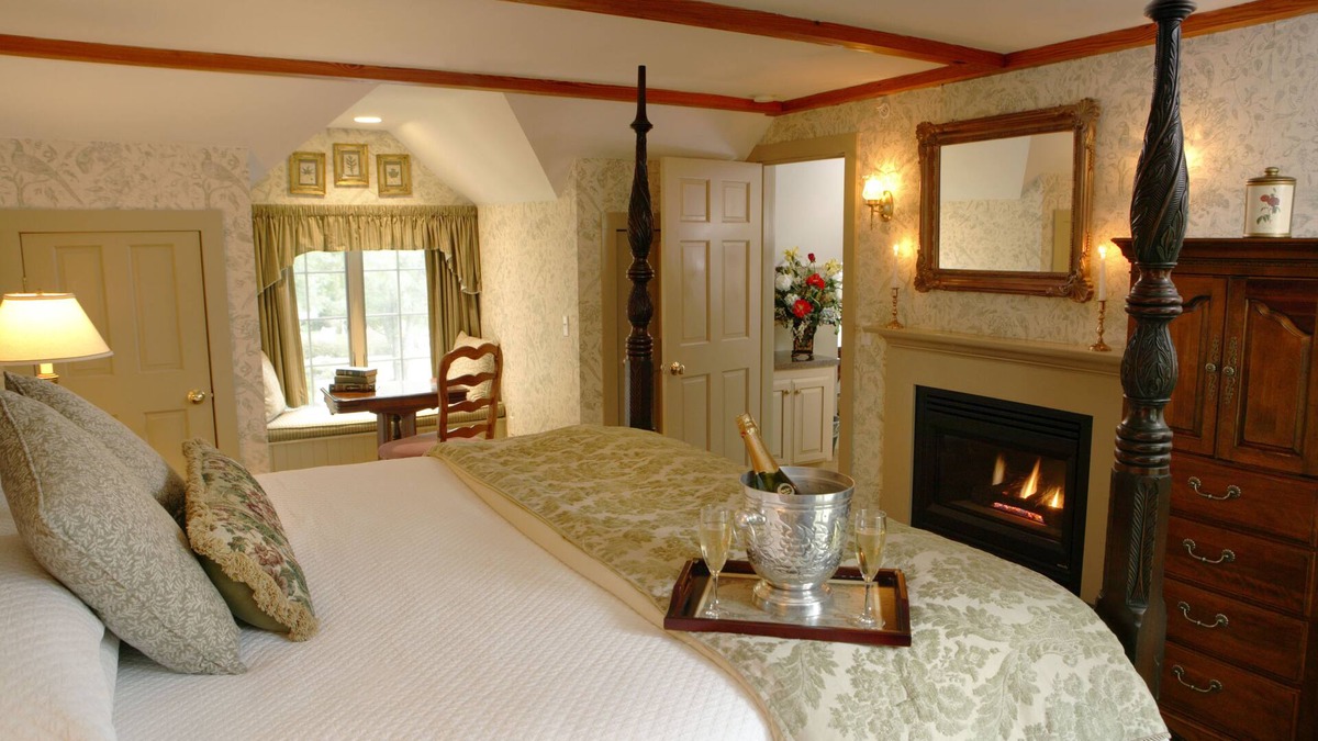 Chatham Bed & Breakfast | Captain's House Inn