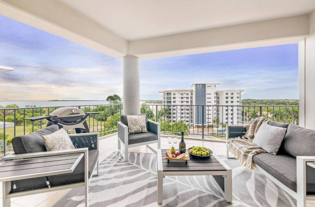 Cullen Bay Apartment | Captain's Lookout - Penthouse Living at Cullen Bay