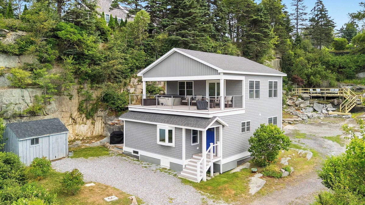 Spruce Head House | Captain's Quarters, newly renovated home with hot tub
