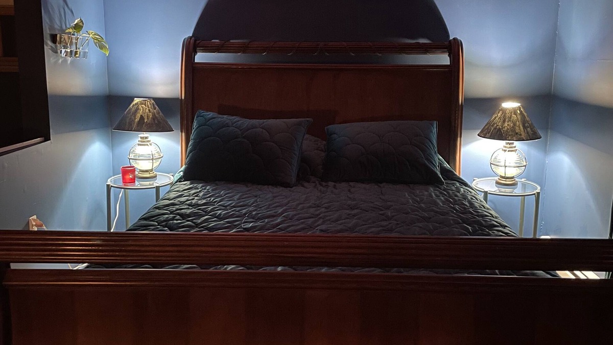 West Creek Bed & Breakfast | Captain's Quarters Private Studio w full bath West Creek LBI Tuckerton