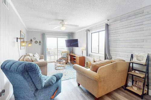 Holden Beach Apartment | Captain's Villa 6-B