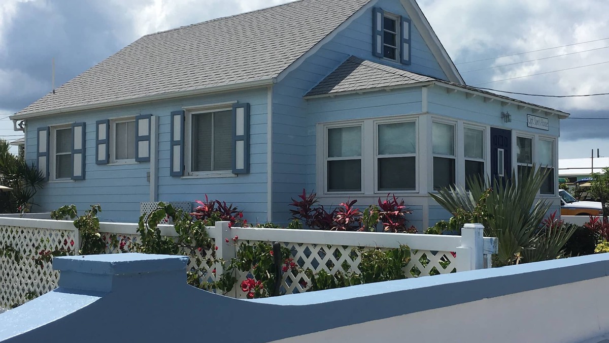 Treasure Cay House | CAPTAIN SAM's - WATERFRONT with 75' Private Dock