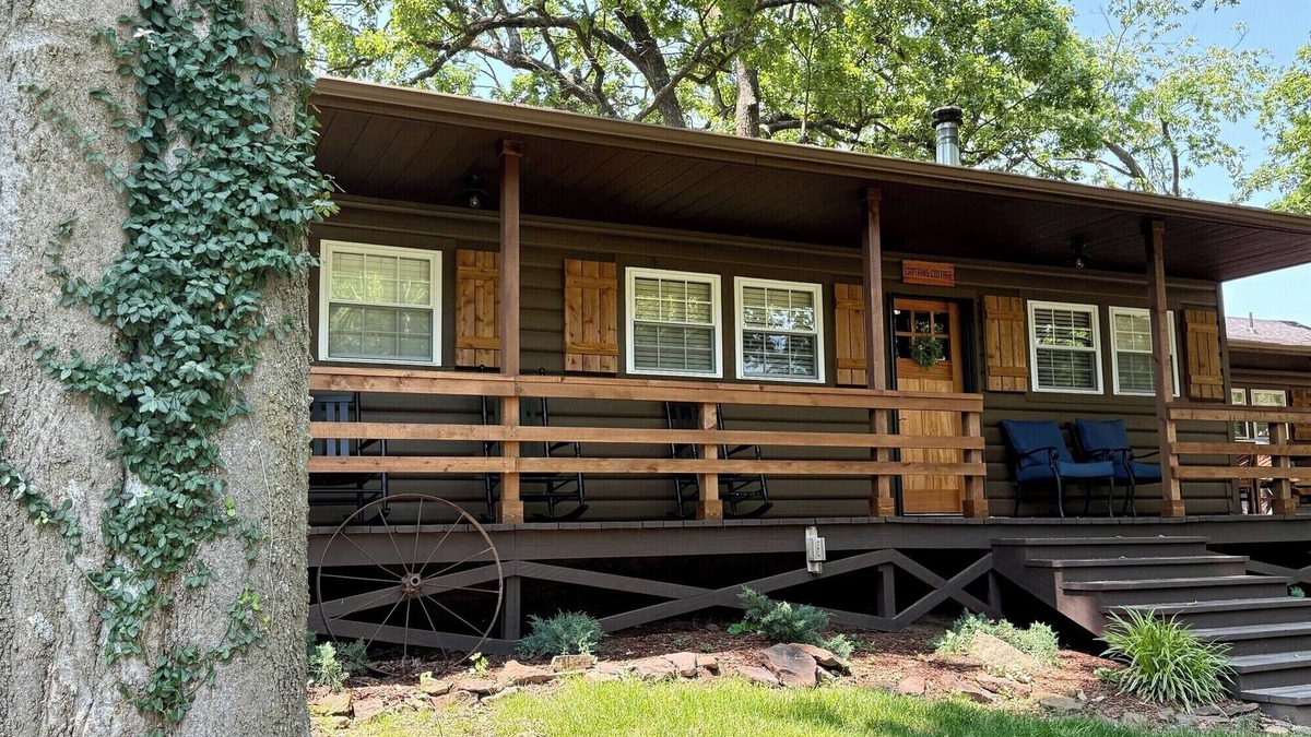Cleora Cabin | Captains Cottage is the perfect retreat