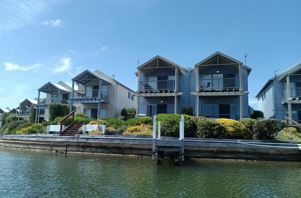 Paynesville Apartment | Captains Cove Resort - Waterfront Apartments