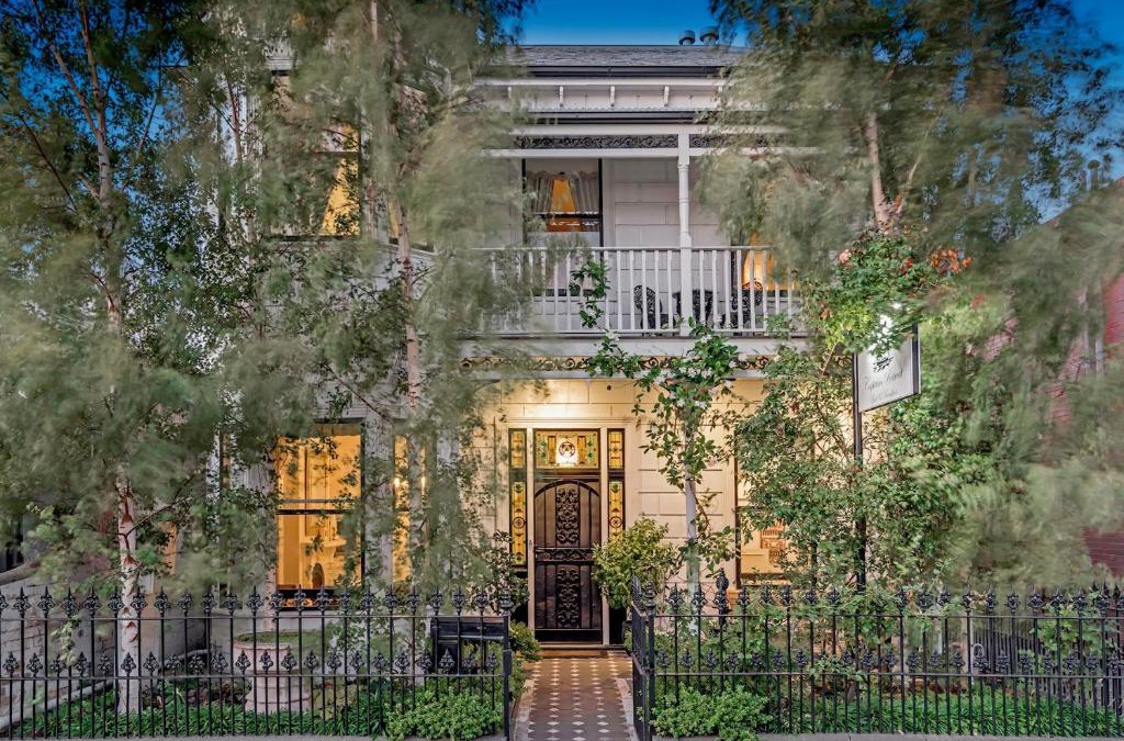 Williamstown House | Captains Retreat Apartments and Cottages