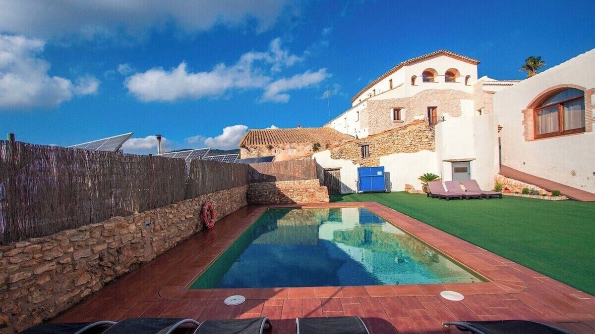 La Bisbal del Penedes Villa | Captivating Villa in the Vineyards close to Sitges