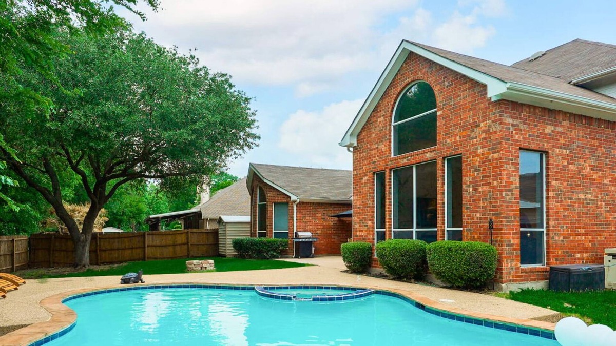 Mesquite House | Captivating 6BR/3B Home with Pool & Fire Pit