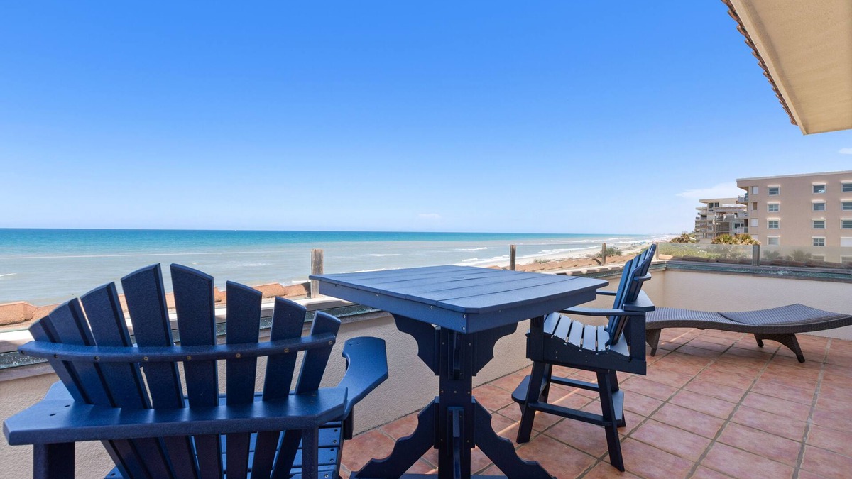 Indialantic Condo | Captivating & Spacious 2 primary suites/2.5 bath Oceanfront Condo