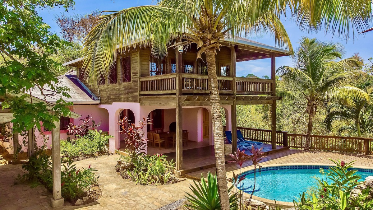 Gibson Bight Villa | Capture moments that matter-Family & couples friendly-Private pool-Ocean views