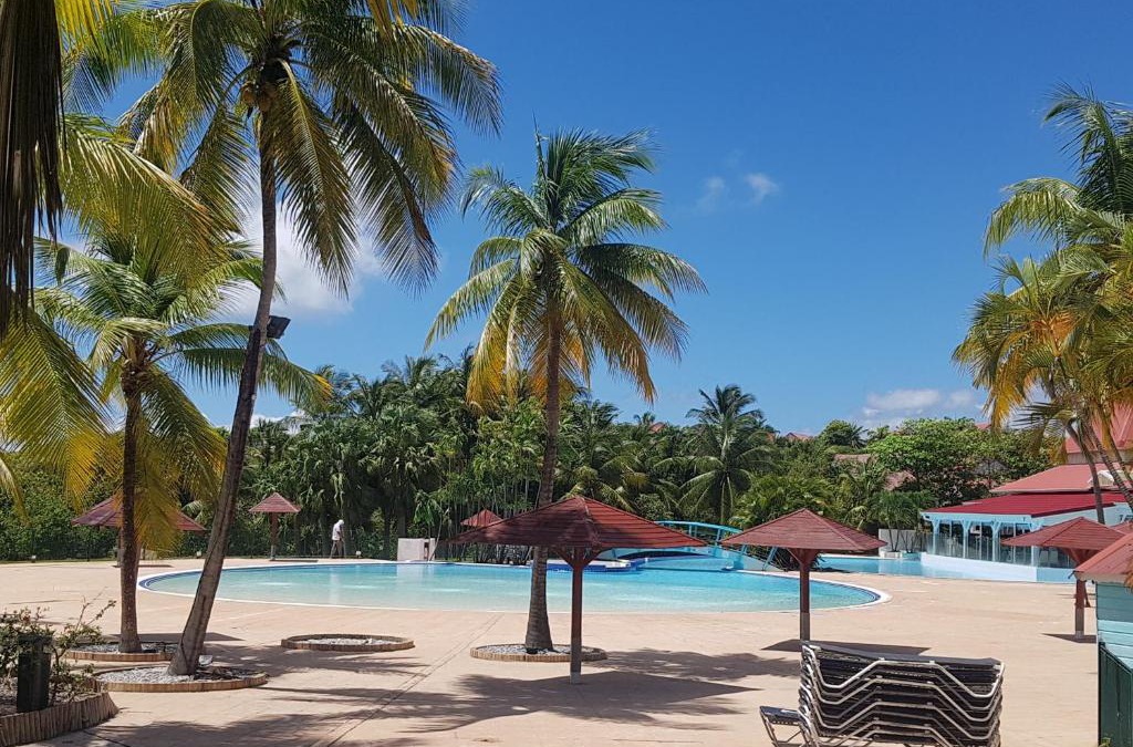 Riviera du Levant Apartment | Caraïbes Apparts Resorts-Village vacance piscine 4 étoiles-Accès direct mer