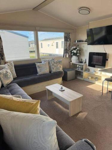 Rhyl House | Caravan Emma 2 Bed Robin Hood