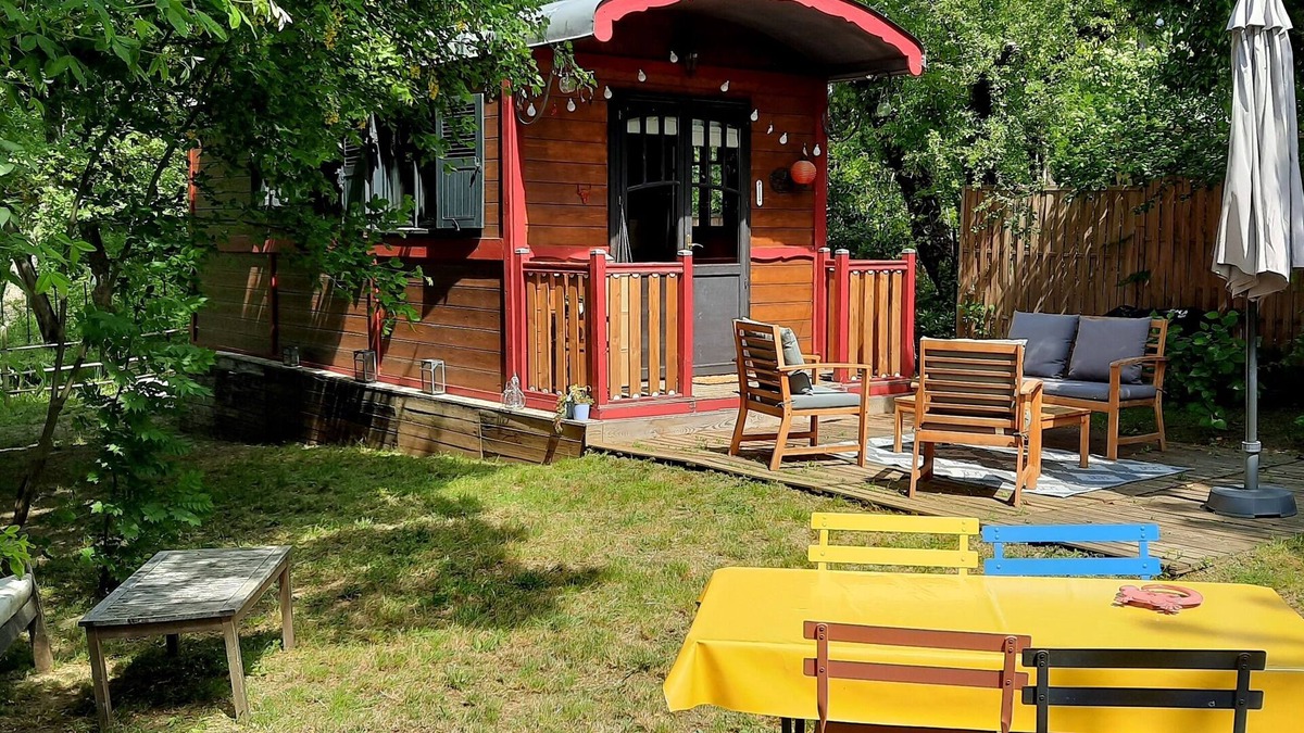 Dieulefit Cabin | Caravan in Drôme Provençale in the middle of a private garden