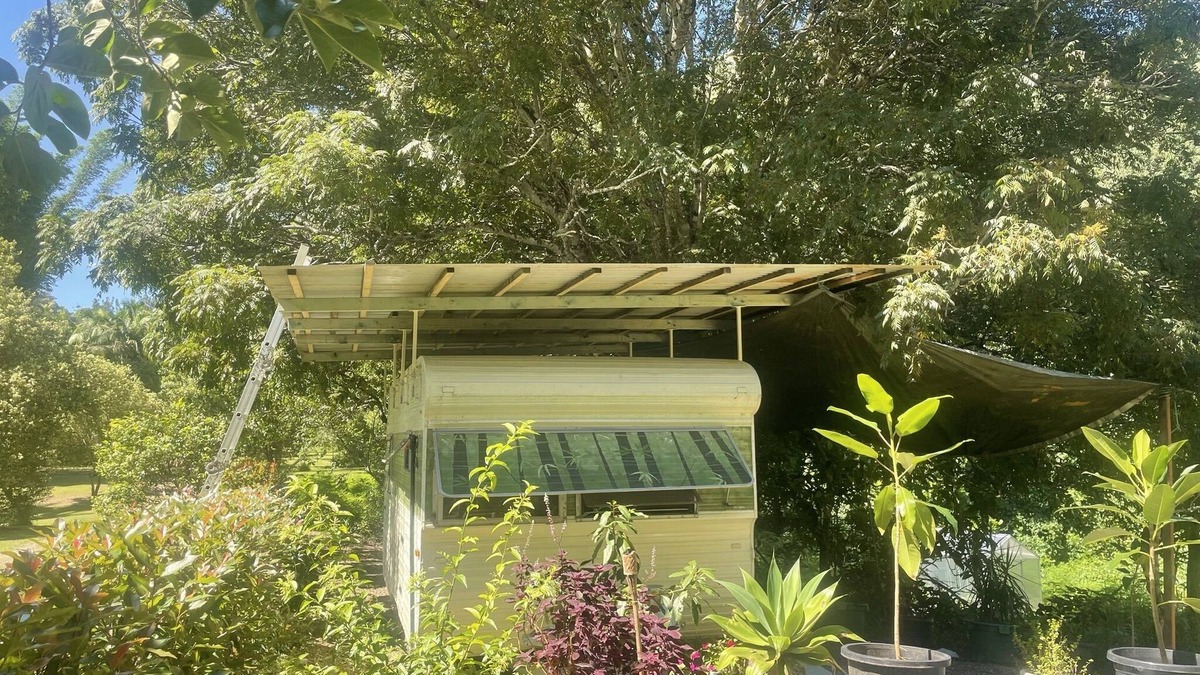 Main Arm House | Caravan in Paradise.
