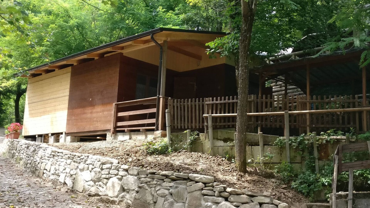 Palazzuolo sul Senio RV Rental | Caravan "Le Sorgenti - Chalet 42" with Mountain View & Private Garden