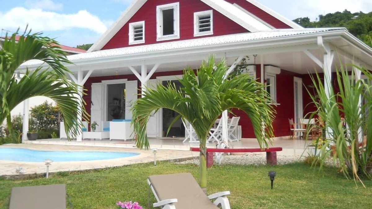 Tartane Villa | Caravelle peninsula, opulent villa with swimming pool, seafront