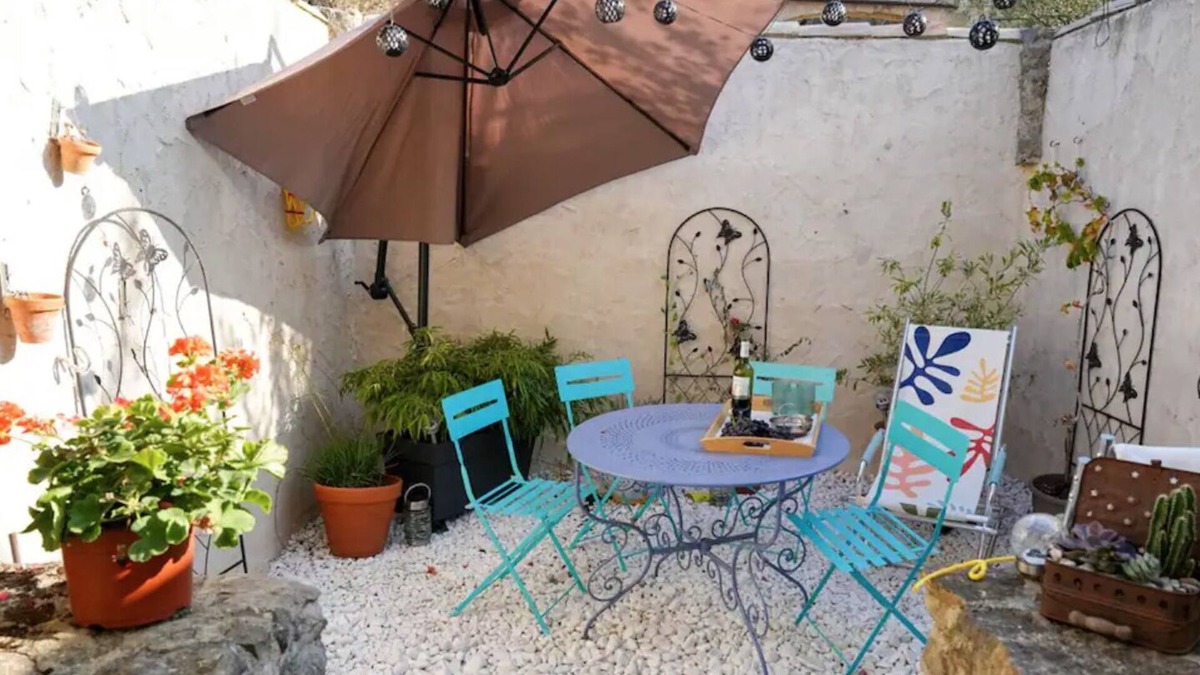 Trebes Cottage | Carcassonne and Canal de Midi Romantic Cottage