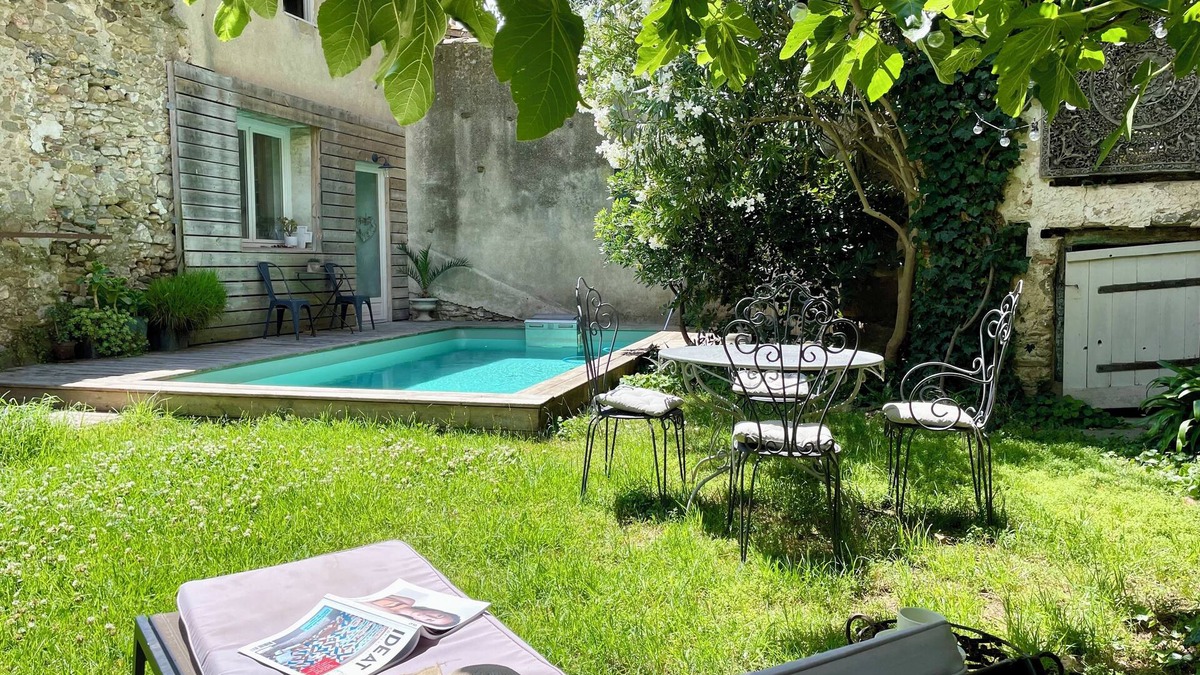 Trebes Cottage | Carcassonne: village house with swimming pool 2 steps from the Canal du Midi