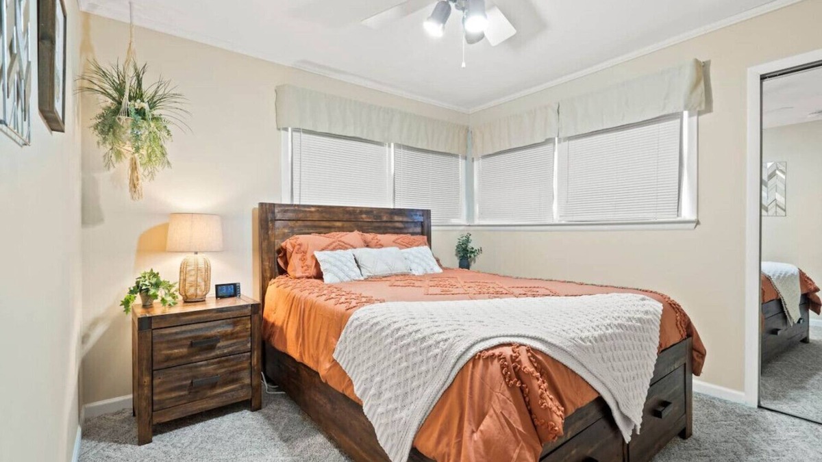 Lexington House | Cardinal Cottage Retreat! 4 Homes Away from beach!