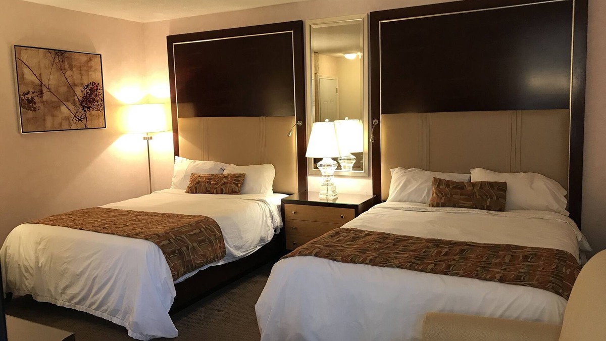 Talbotville Hotel | Cardinal Court Motel